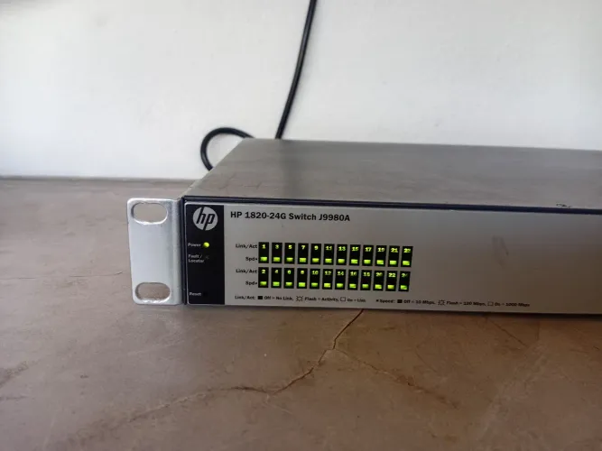 Switch 24 portas hp1820-24G 1980 A