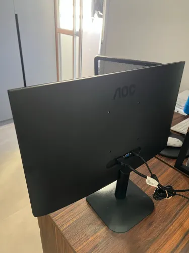 Monitor Gamer AOC 22" FHD 120Hz 1ms - Apenas 4 meses de uso! (Estado de Novo)