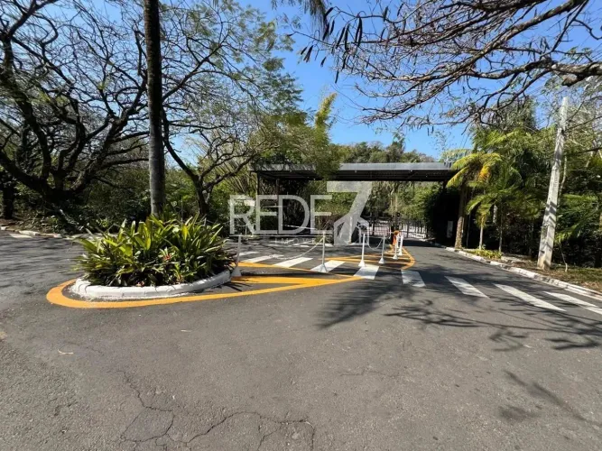 Terreno em Condomínio de Luxo em Campinas-SP - 1.000,00 m² de Área no Bairro Colinas do Er