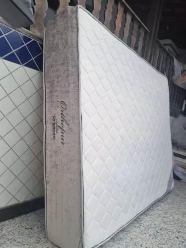 Colchão Queen Ortobom de espuma muito bom Aceito cartão e Entrego