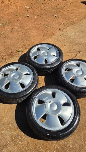 Rodas GM Ventilador Aro 15 Original Liga Leve 4x100 com Pneus<br>[11/03, 16:09] Matheus I