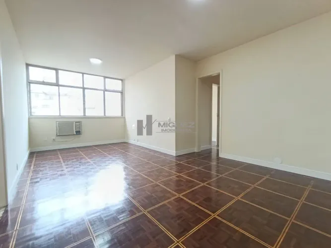 Aluga-se Apartamento, Amplo e Reformado | Sol da Manhã, 3 Quartos (1 suite) e Dependência 