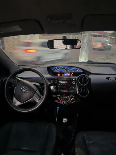 Toyota Etios XLS 1.5 Flex 16V 5P Mec. 2015