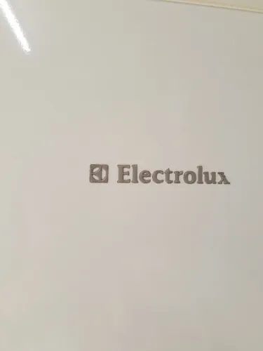 Geladeira frosfree Eletrolux valor 1800 reais