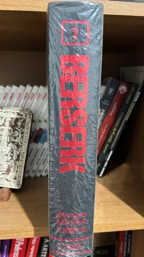 Manga Berserk Deluxe Edition Vol 1