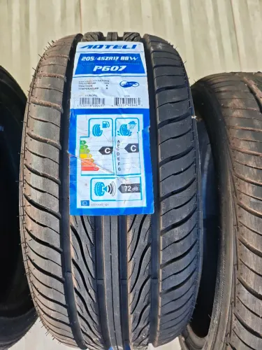 Pneus R17 205/45