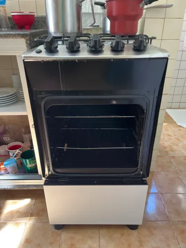 Vendo um fogão 4 bocas Brastemp sem a porta do forno