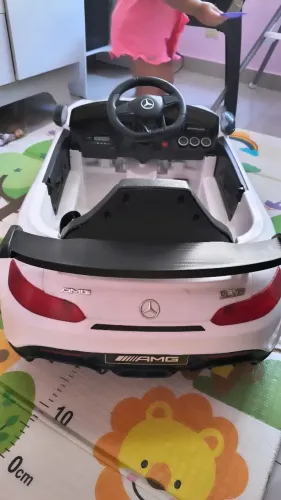 Carro elétrico infantil