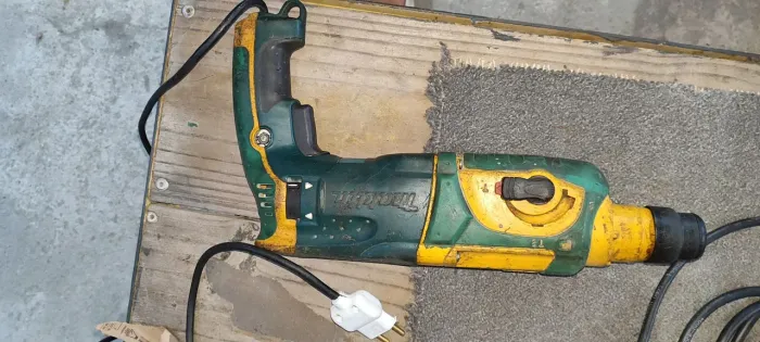 Martelete makita 220v funcionando