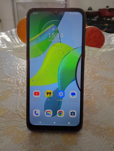 Celular Motorola moto E 13 64 GB 
