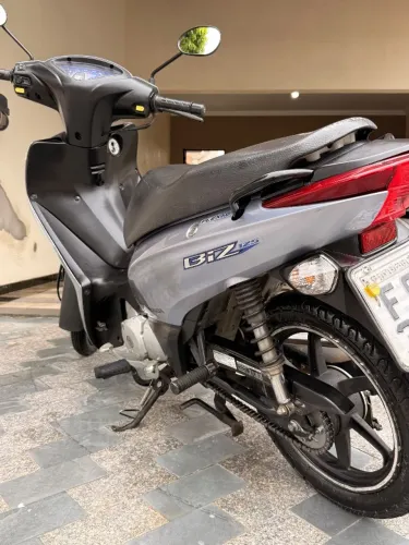 VENDE-SE HONDA BIZ ES - 2015