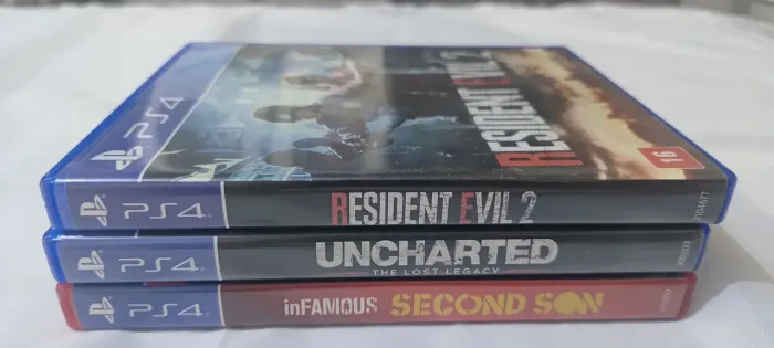 3 jogos playstation 4 em excelente estado de conservação.