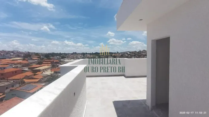 Excelente Cobertura com 2 Quartos e 1 banheiro, 2vagas,51 m² à Venda no Jardim Leblon