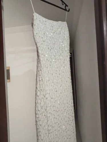 Vestido longo tomara que caia de renda e paete