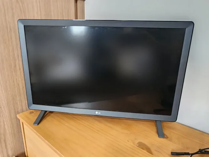 Smart TV e Monitor 24" HD Led LG 24TL520S-PS Preto