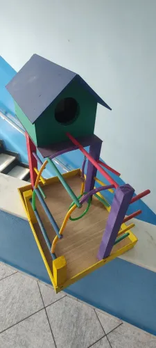 Casinha/Viveiro para Calopsitas e Pequenas Aves