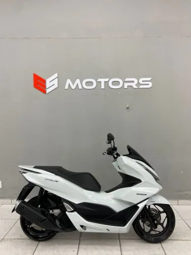 Imperdível !! Pcx 160 Abs 2024 4.240Km! Financiamento até 48X // cartões até 24X
