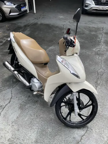 Biz 125 EX a completa