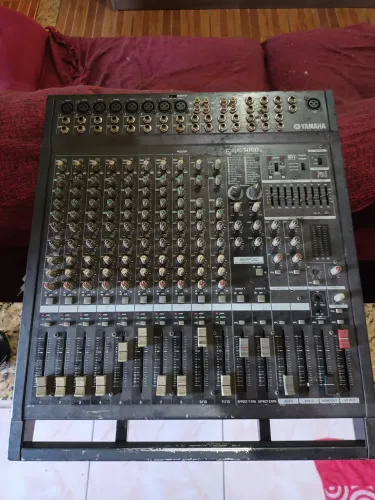 Mesa ativa Yamaha 1000w