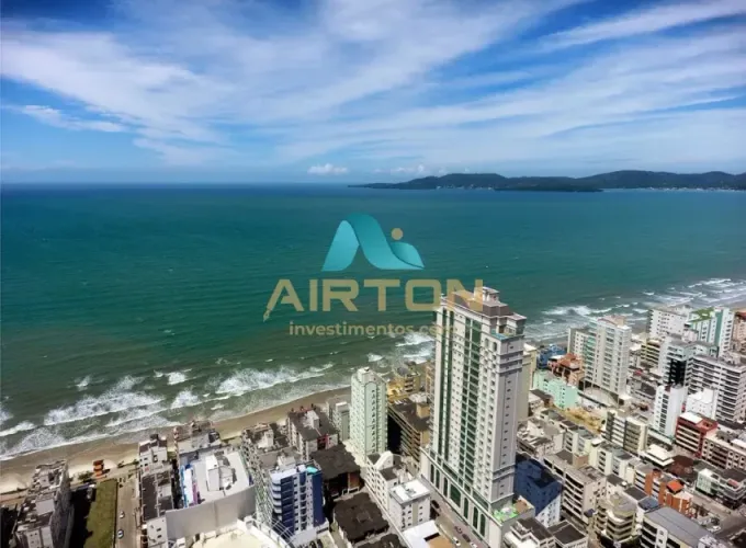 Quadra do mar, Apto, 180 m², 4 suítes, sendo uma máster,  em Meia Praia - Itapema - SC