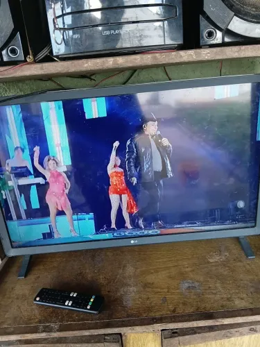 Vendo uma televisão 3D polegadas 3.500 reais não tem nenhum defeito