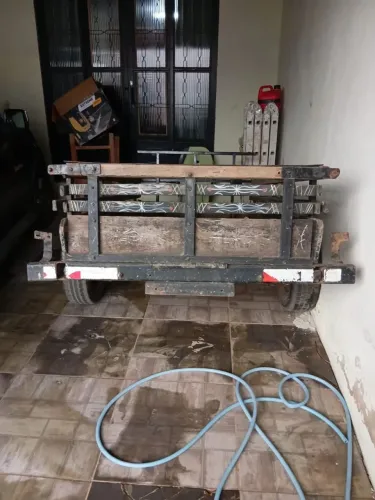 Vende se carreta...