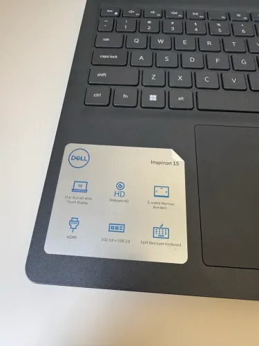 Dell Inspiron 3520