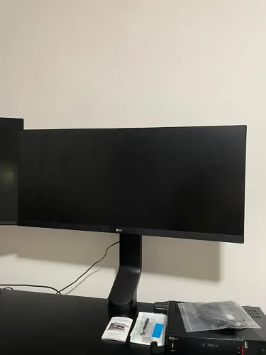 Monitor LG UltraWide? - Tela IPS de 29", 21:9, USB-C, 7Wx2 , sRGB 99%, 100Hz - 2