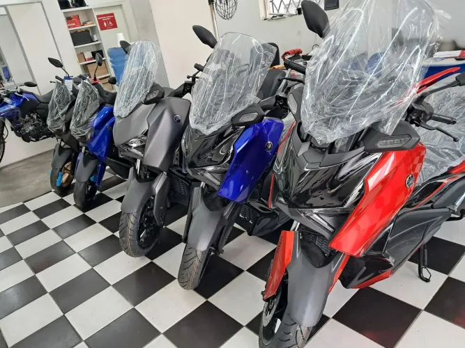 YAMAHA XMAX 300