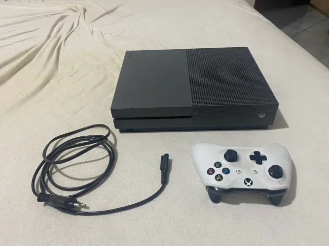 Xbox One S Edição Battlefield + Brinde GTA 5 mídia física!