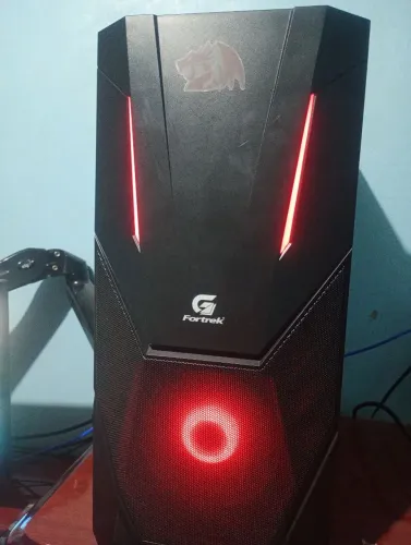 Vendo CPU para Pc de entrada ou peças