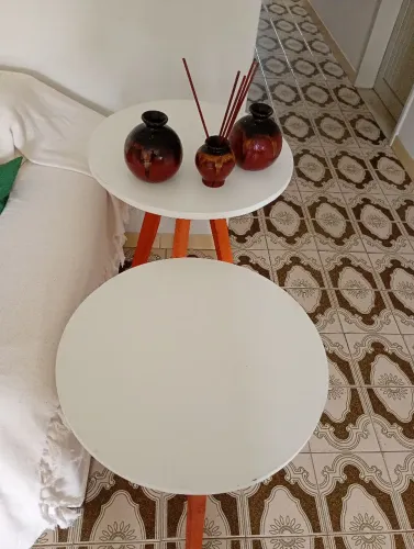 Mesinha de canto de sofá as duas 