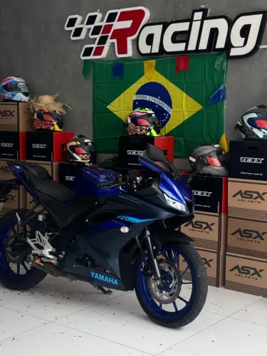 YAMAHA R15 / 2025
