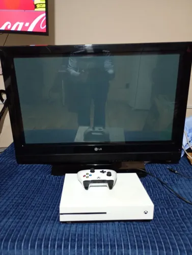 Televisão 29 polegadas e Xbox one s