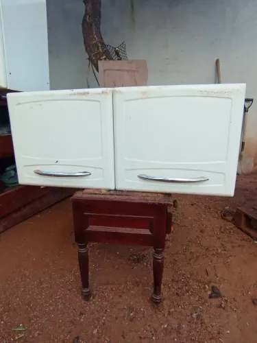 Armário de duas portas