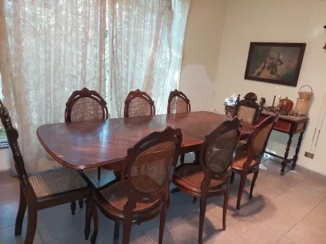Conjunto de sala de jantar clássico estilo Medalhão / Luis XV