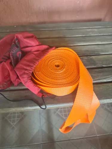 Título: Vendo Kit Slackline (Fita de Equilíbrio) - Completo e Pronto para Usar!