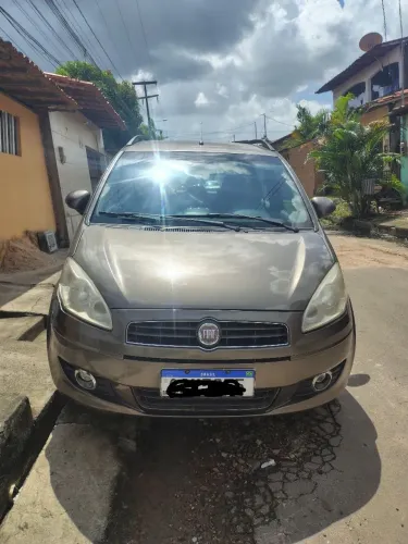 Fiat Idea Attractive 1.4 Fire Flex 8V 5P 2013