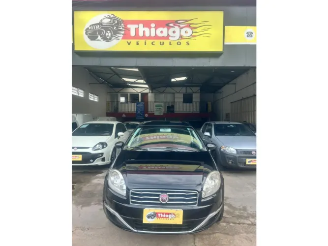 Fiat Linea Essence 1.8 Flex 16V 4P 2015