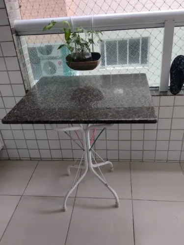 Mesa quadrada desmontável de granito