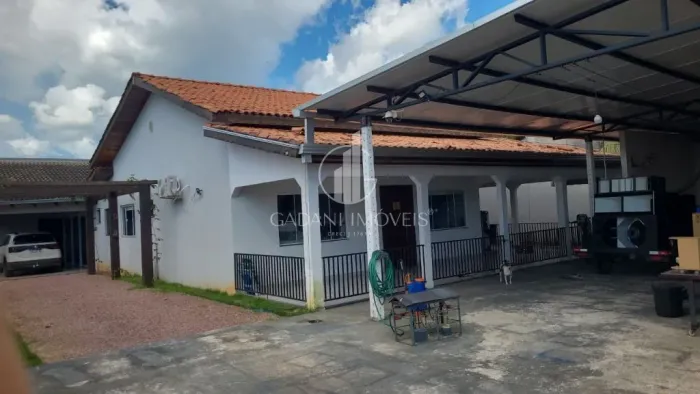 CASA A VENDA COM 3 QUARTOS SENDO 1 SUÍTE COM CLOSET POR R$ 570.000,00 NO BAIRRO SÃO CRISTO