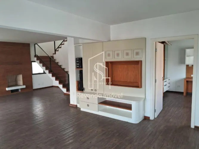 Edificio Flamboyant em Moema, Apartamento Duplex de 454m², 3 suítes, e 4 vagas à venda.