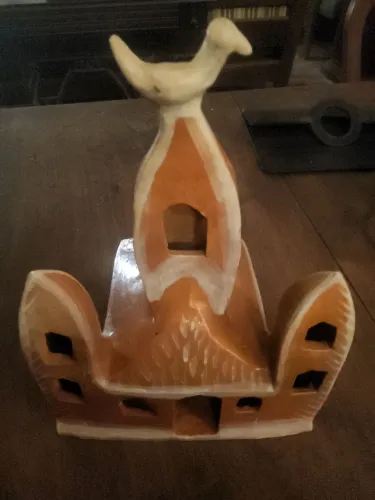 Oratório em ceramica estilo barroco.