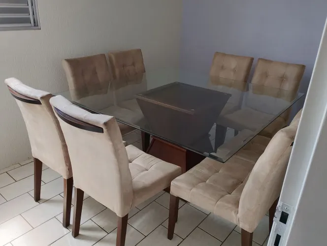 MESA DE JANTAR DE VIDRO COM 8 CADEIRAS