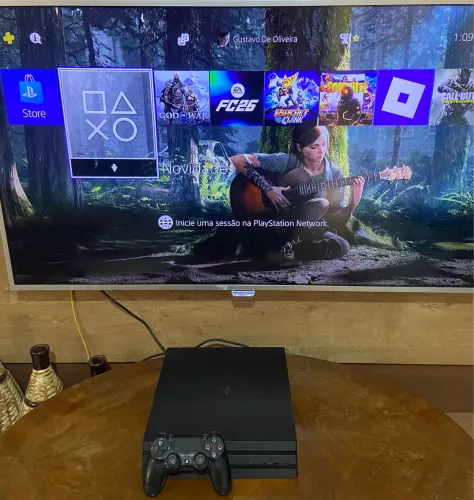 PlayStation 4 Pro 1tb na 13.02 com jogos!!