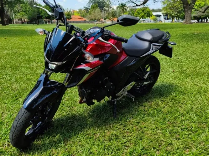 YAMAHA/FZ25 FAZER 250 - 2024 - APENAS 6.131 KM