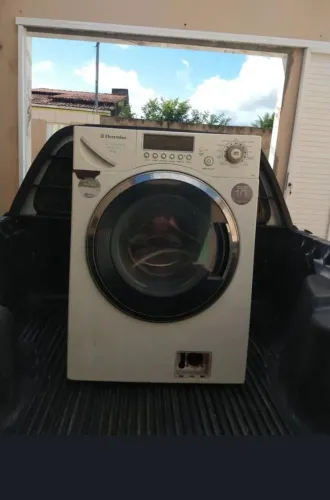 Máquina de Lavar Electrolux Ecoturbo 9kg LSE09