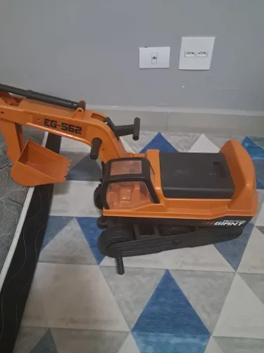 Escavadeira brinquedo