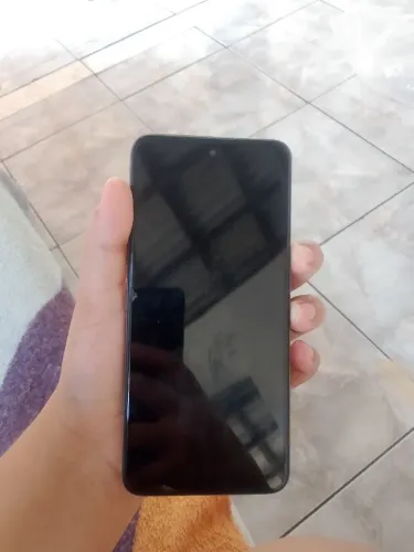 Celular LG k52 todo perfeito,com um pequeno arranhão do lado