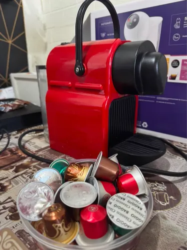 Cafeteira nespresso.